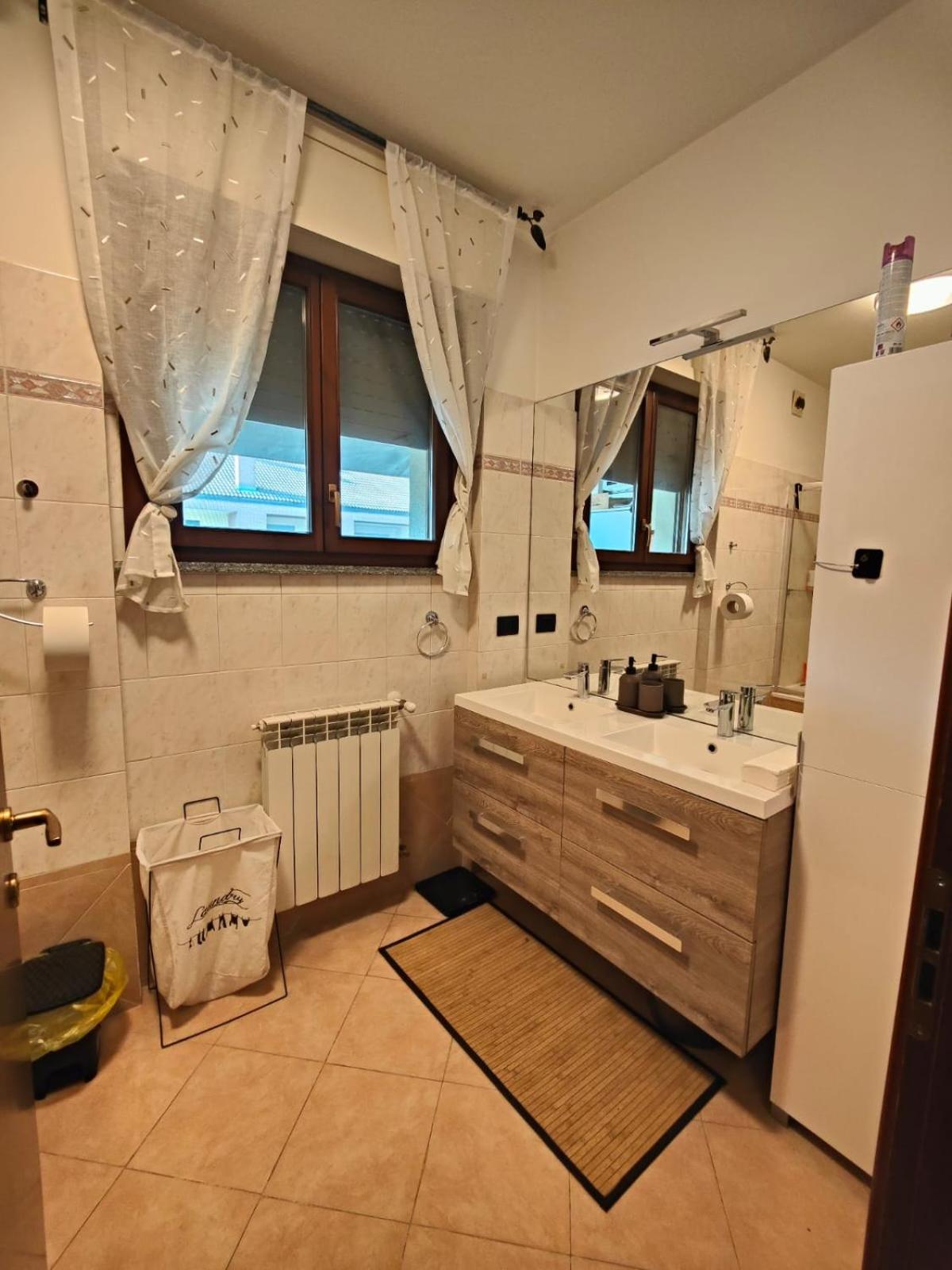 "Come A Casa" - Appartamento Gigi - Self Check In - Ospedale Humanitas - Forum Assago - Tram15 Rozzano Zewnętrze zdjęcie