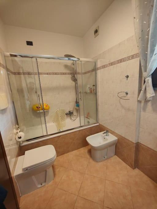 "Come A Casa" - Appartamento Gigi - Self Check In - Ospedale Humanitas - Forum Assago - Tram15 Rozzano Zewnętrze zdjęcie